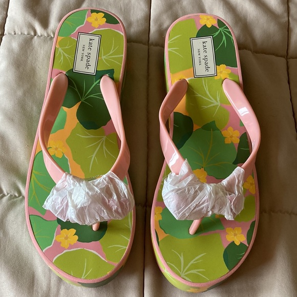 New Kate Spade #9 pink w/ bow and flowered platform flip flops. Never worn. - Picture 9 of 14